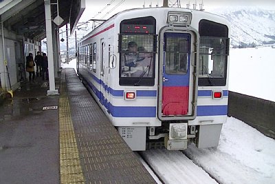 HK100型普通列車