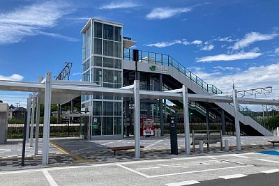 東口