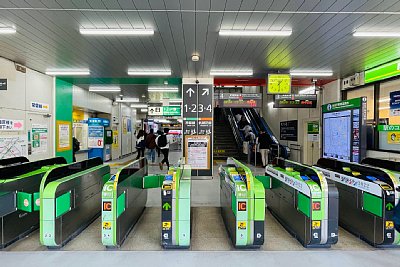 改札口