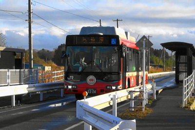 バスが発車した