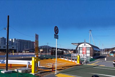 駅舎は円筒形です
