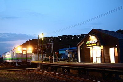 キハ40形気動車と構内踏切