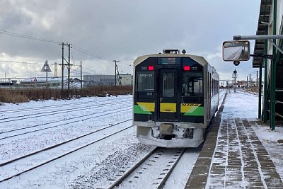 キハ40形気動車と構内踏切