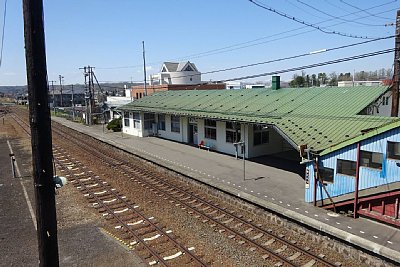 駅舎とホーム