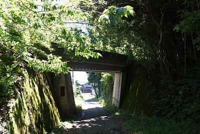 沖波駅そばの跨線橋