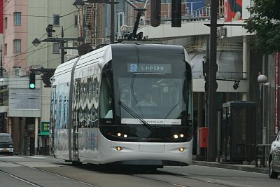 荒町停留場付近を走るセントラム